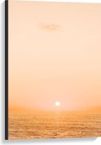 WallClassics - Canvas - Mistige Zonsondergang boven Zee - 60x90 cm Foto op Canvas Schilderij (Wanddecoratie op Canvas)