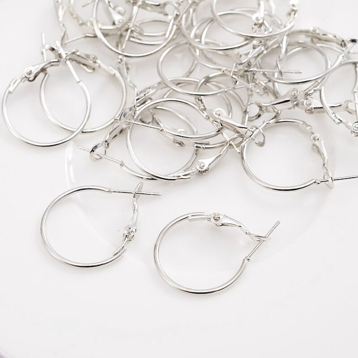 Pluk 50 stuks Hypoallergeen aanslagbestendig Sterke platte visoorbelhaken Sterling verzilverd/geel vergulde oorbellen Sieraden maken - België