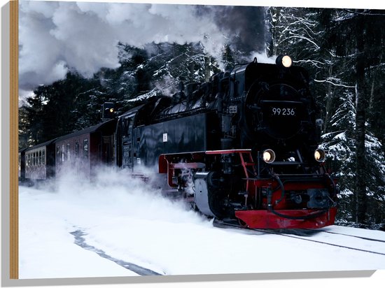 WallClassics - Hout - Rijdende Stoomtrein in de Sneeuw - 80x60 cm - 9 mm dik - Foto op Hout (Met Ophangsysteem)