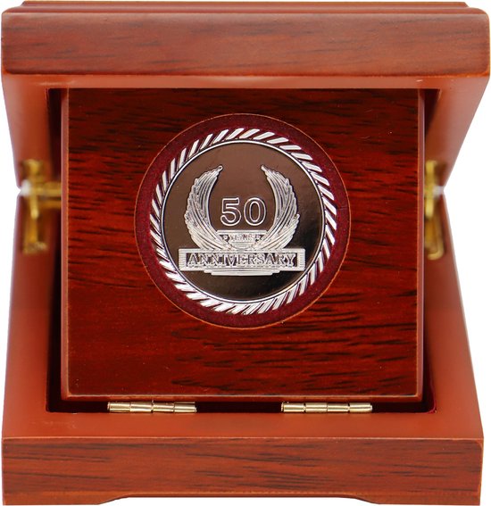 coinsandawards.com - Jubileummunt - 50 jaar - zilver - houten geschenkdoos