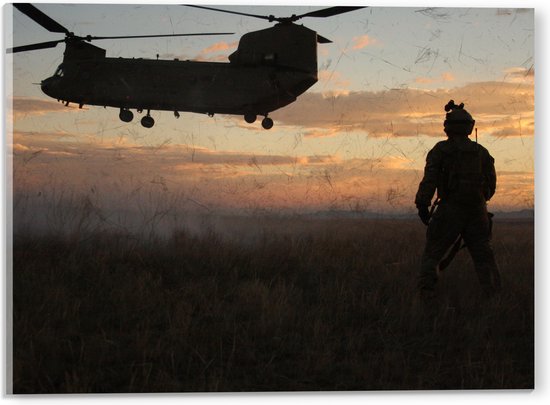 WallClassics - Acrylglas - Opstijgende Militair Transportvliegtuig - 40x30 cm Foto op Acrylglas (Met Ophangsysteem)