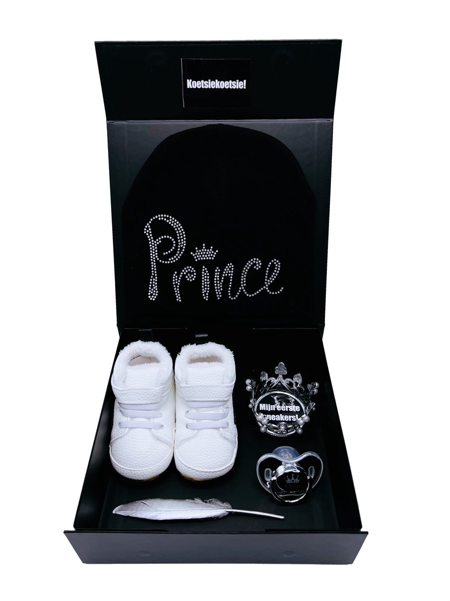 Goedkoopste kraamcadeau jongen - hoge babysneakers - mutsje - babyshower - kan ook rechtstreeks als cadeau worden verstuurd