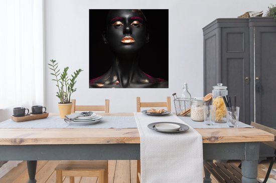 Poster Femme sombre aux accents colorés papier 100x100 cm - Tirage photo sur Poster (décoration murale salon / chambre)