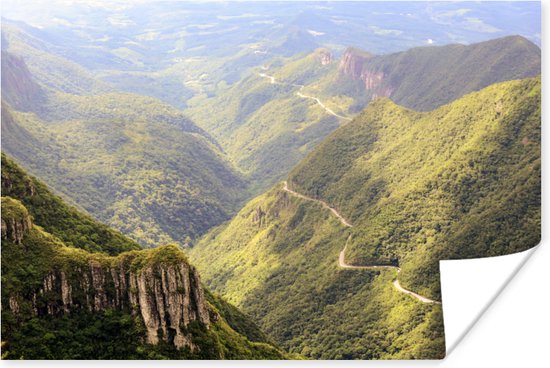 Kronkelende bergweg Brazilie Poster - Foto print op Poster / / Poster