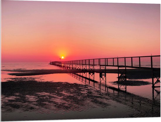 WallClassics - Acrylglas - Pier naar de Zee bij Zonsondergang - 100x75 cm Foto op Acrylglas (Wanddecoratie op Acrylaat)