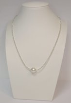 Parels – bergkristal – zilver – magneetslot - ketting – uitverkoop Juwelier Verlinden St. Hubert - van €529,= voor €429,=