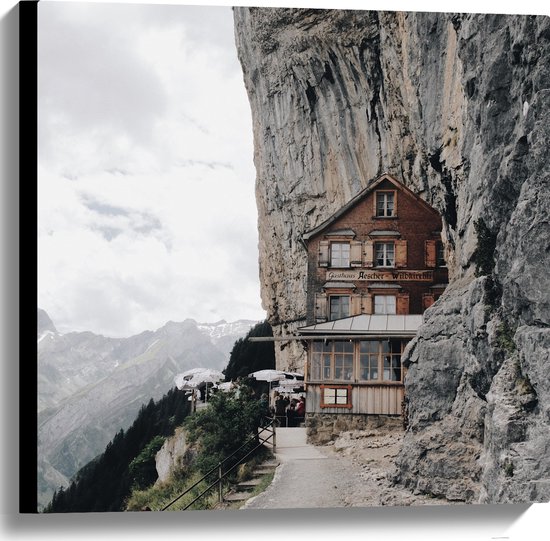 WallClassics - Canvas - Huisje op de Noordelijke top van Appenzeller Alpen - 60x60 cm Foto op Canvas Schilderij (Wanddecoratie op Canvas)