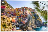 WallClassics - Tuinposter – Gekleurde Huizen op de Berg - Italië - 60x40 cm Foto op Tuinposter (wanddecoratie voor buiten en binnen)