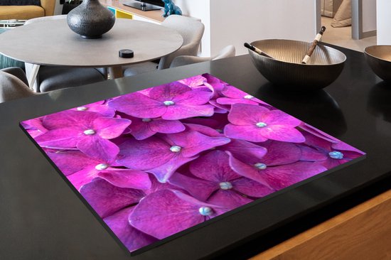 KitchenYeah® Inductie beschermer 78x78 cm - Close-up roze hortensia bloemen - Kookplaataccessoires - Afdekplaat voor kookplaat - Inductiebeschermer - Inductiemat - Inductieplaat mat