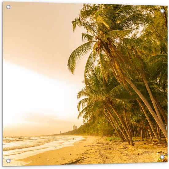 Tuinposter – Kokosnoot Palmbomen aan het Strand tijdens Felle Zonsopkomst - 80x80 cm Foto op Tuinposter (wanddecoratie voor buiten en binnen)