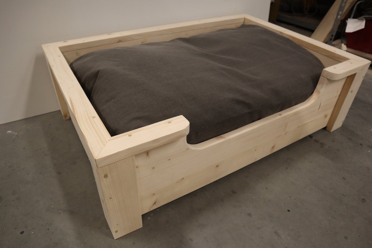 Houten hondenmand Vito van nieuw steigerhout inclusief antraciet kussen 110x80x30 cm