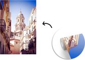 Behang - Fotobehang Klokkentoren van de kathedraal in het straatbeeld van Málaga Spanje - Breedte 175 cm x hoogte 260 cm