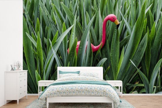 Papier peint Papier peint photo en vinyle - Flamingo entre feuilles largeur 330 cm x hauteur 220 cm - Tirage photo sur papier peint (disponible en 7 tailles)