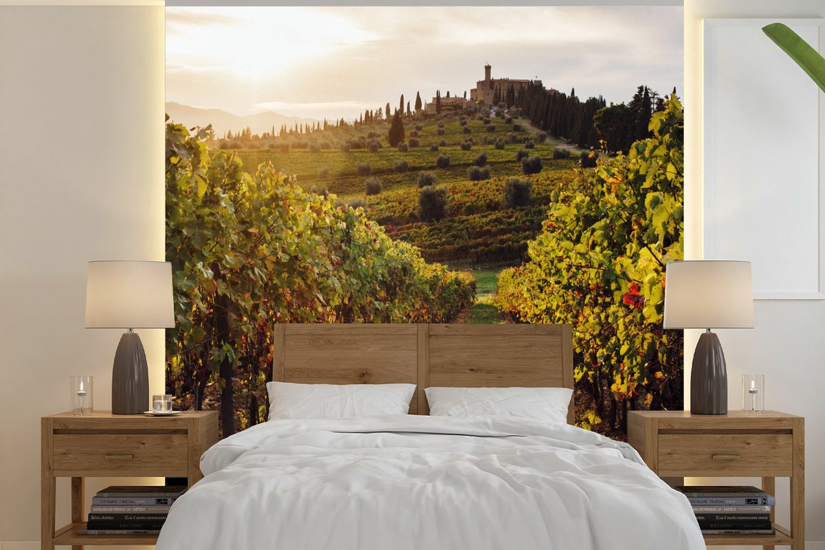 Behang - Fotobehang Toscane - Landschap - Wijngaarden - Breedte 260 cm x hoogte 260 cm