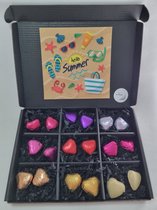 Hartjes Box met Chocolade Hartjes & Mystery Card 'Hello Summer' met persoonlijke (video) boodschap | Valentijnsdag | Moederdag | Vaderdag | Verjaardag | Chocoladecadeau | liefdevol cadeau