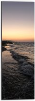 Dibond - Golvende Zee met Zonsondergang - 20x60 cm Foto op Aluminium (Wanddecoratie van metaal)