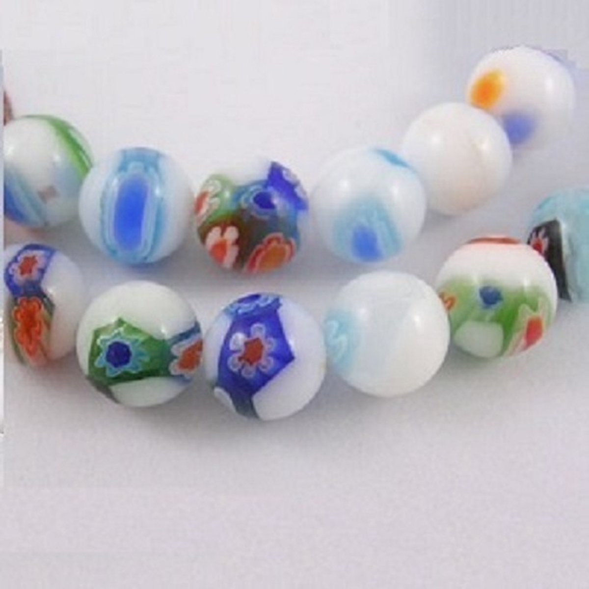Millefiori glas, Venetië, witte Lampwork kralen met Millefiori, rond 8mm. Verkocht per streng van ca. 38cm