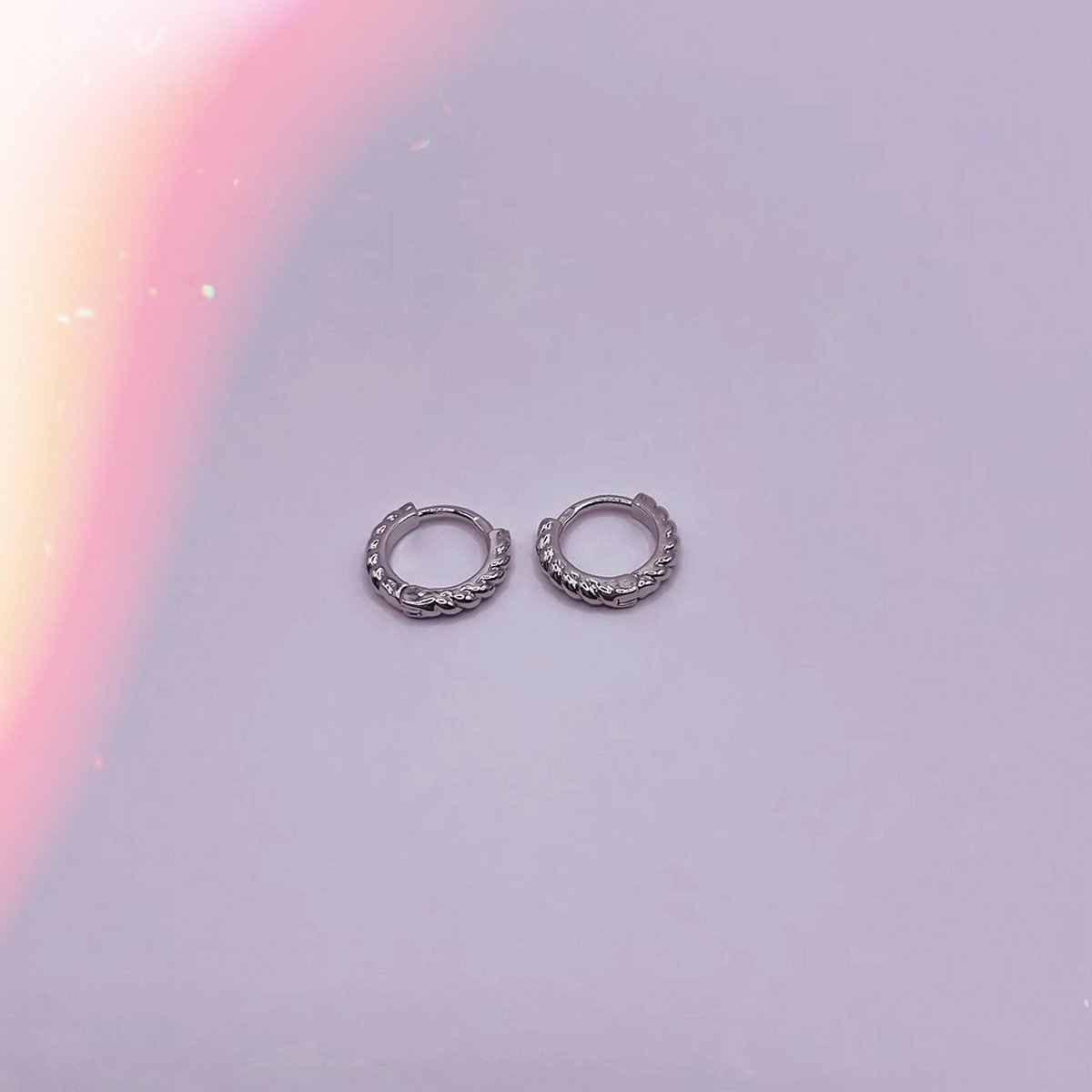 Oorbellen Dames Ring met Reliëf - Sieraden - Als cadeau ingepakt