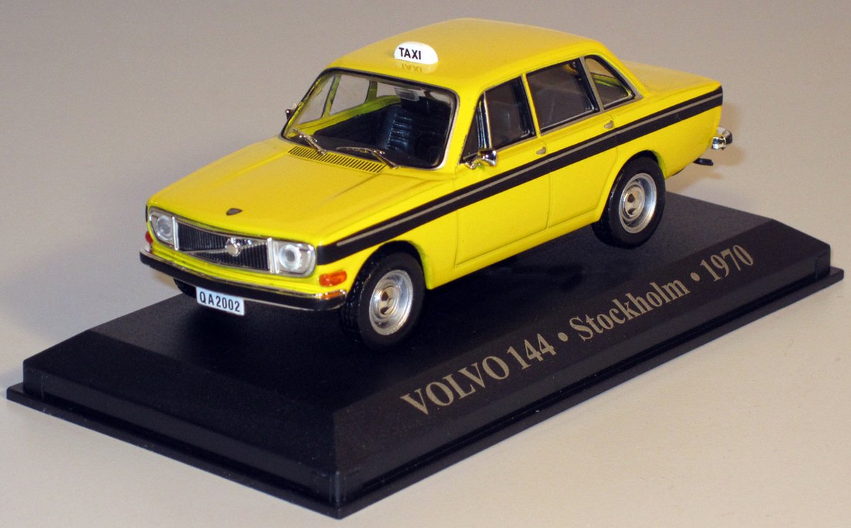 VOLVO 144 TAXI Stockholm - Geel - 1:43 - Atlas - Modelauto