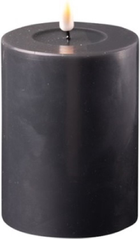 Deluxe Homeart - Pillar Candle Zwart LED - indoor - D7.5x10 - comme une vraie bougie !