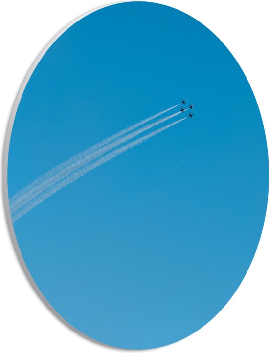 WallClassics - PVC Schuimplaat Ovaal - Groep van Vier Vliegtuigen met Vliegstrepen - 21x28 cm Foto op Ovaal (Met Ophangsysteem)