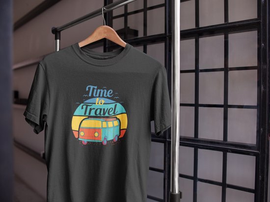Chemise - Le temps de travel - Wurban Wear | Chemise drôle | Voyages | T-shirt unisexe | Valise | Lunettes de soleil | blanc et noir
