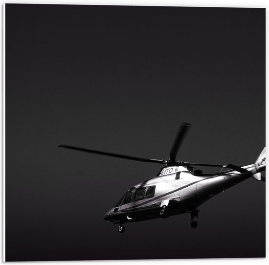 WallClassics - PVC Schuimplaat - Vliegende Helikopter in Zwart Wit - 50x50 cm Foto op PVC Schuimplaat (Met Ophangsysteem)