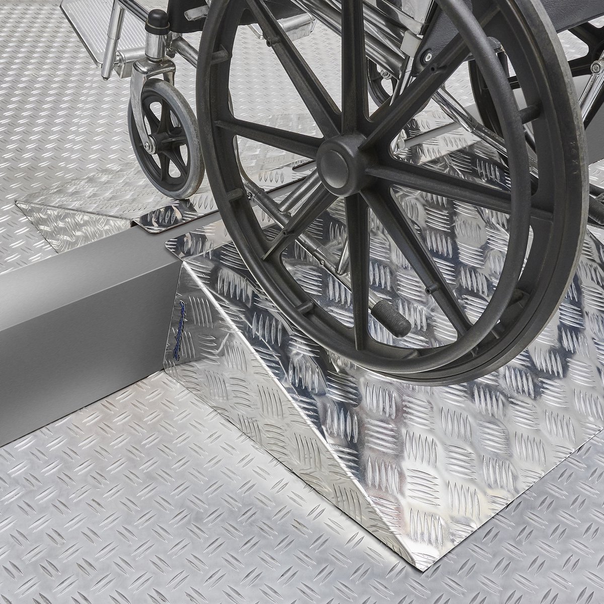 Goedkoopste Datona® - Drempelhulp 15 - 20 cm oprijgoot drempelplaat rijplaat