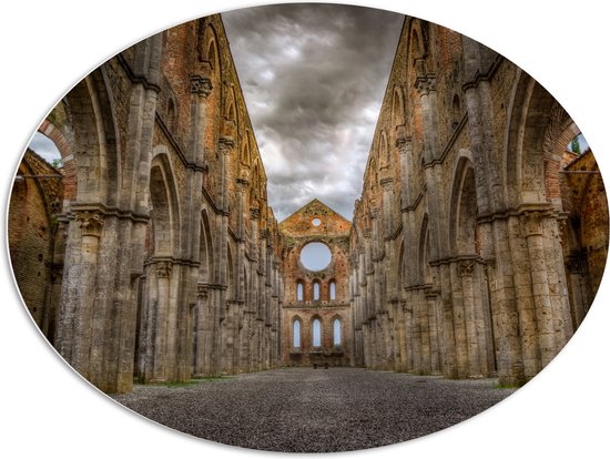 WallClassics - PVC Schuimplaat Ovaal - Klooster in Italië - De abdij van Saint Galgano - 96x72 cm Foto op Ovaal (Met Ophangsysteem)