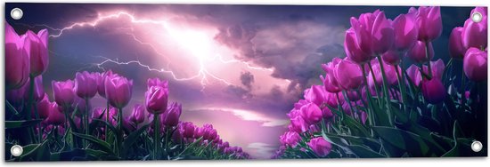 WallClassics - Tuinposter – Donder en Bliksem boven Paars Tulpenveld - 90x30 cm Foto op Tuinposter (wanddecoratie voor buiten en binnen)