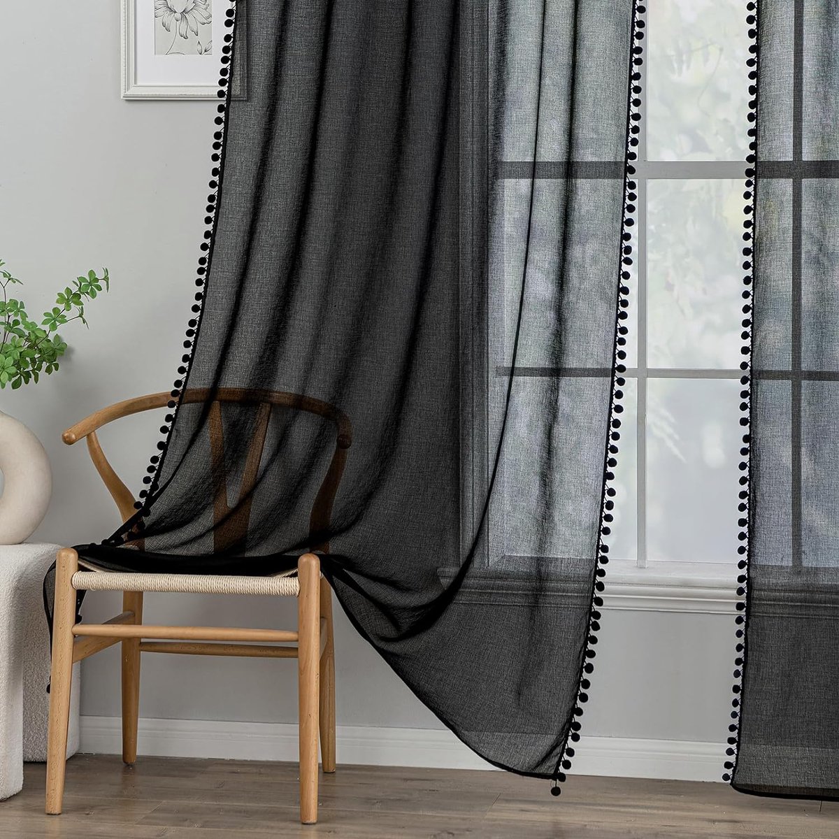 Boho regenboog doorschijnend gordijn met kleurrijke pompom-voile gordijnen, lichtfilterend faux linnen streep pompon roede zak raamgordijnen voor jongens/meisjes slaapkamer/kinderkamer 2 panelen (106