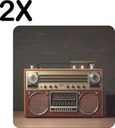 BWK Flexibele Placemat - Vintage Radio met Donkere Achtergrond - Set van 2 Placemats - 40x40 cm - PVC Doek - Afneembaar