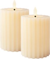 Lumineo luxe LED kaars/stompkaars - 2x st- creme wit ribbel - D7,5 x H12 cm - timer