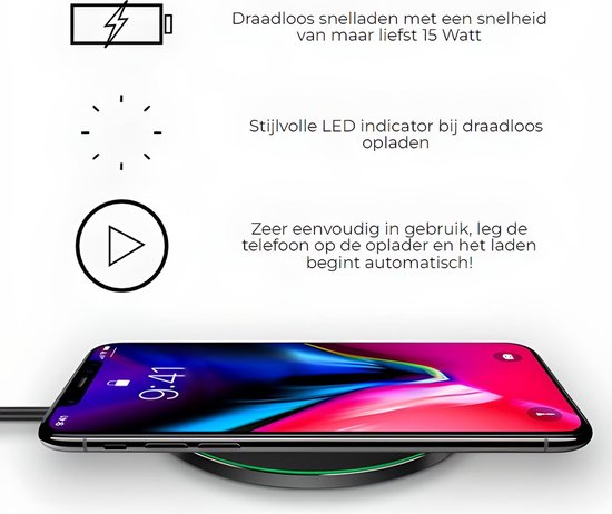 Zwarte draadloze oplader met groene LED rand, laadt een iPhone op. Met illustraties van batterij en play-knop.