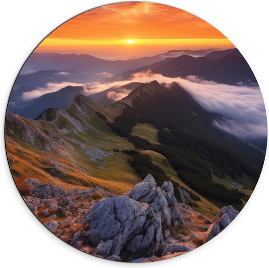 Dibond Muurcirkel - Zon Zakkend achter Hoge Bergen - 70x70 cm Foto op Aluminium Muurcirkel (met ophangsysteem)