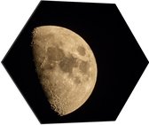 Dibond Hexagon - Maan - Half - Nacht - Donker - 60x52.2 cm Foto op Hexagon (Met Ophangsysteem)