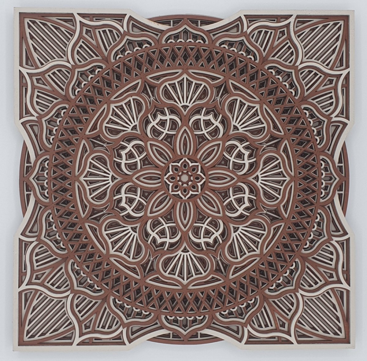 Handgemaakte duurzame 3D-gelaagde vierkante mandala-bloem-bruin