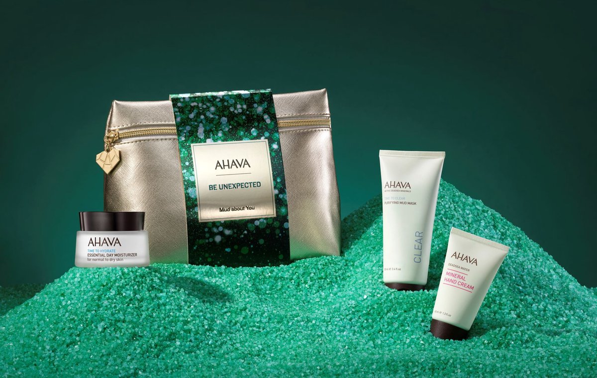 Goedkoopste AHAVA Mud about You - Langdurige Hydratatie & Zachte Huid | Natuurlijke Dode Zee Ingrediënten | Verwenbox voor Mannen & Vrouwen | Set bevat Moisturizer, Gezichtsmasker & Handcreme | Geschenkmand met Huidverzorging Essentials - Set van 4