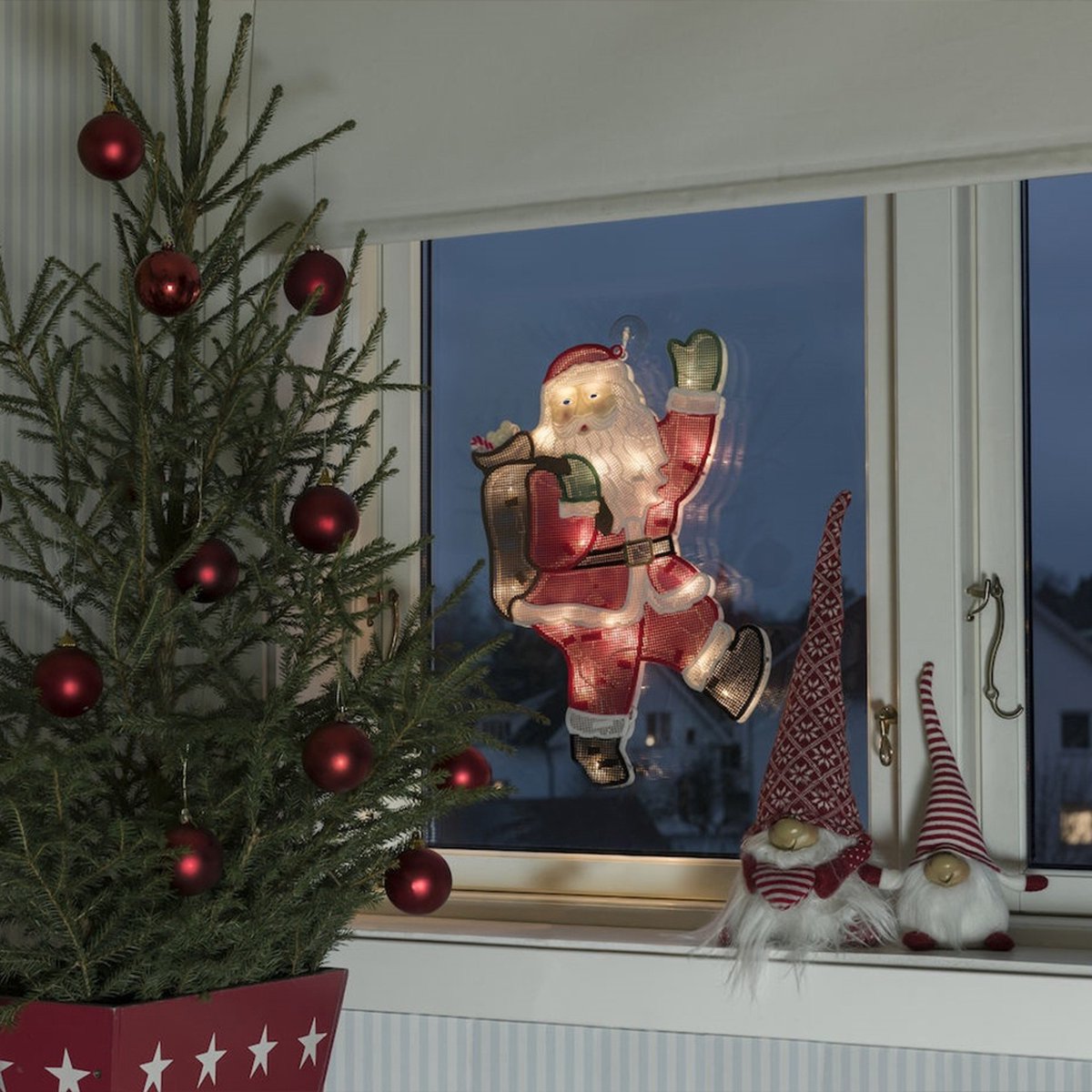 Kerstfiguur voor binnen - gekleurde Kerstman - 20 LEDs - 45 cm hoog - eurostekker - Konstsmide