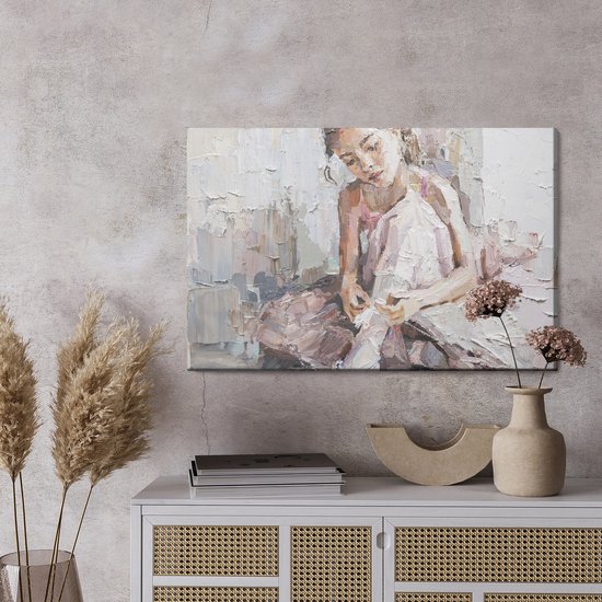 Painting King – Peinture sur toile Petite ballerine aux cheveux bouclés assise et attache des chaussures de pointe. Peinture à l'huile, technique du couteau à palette et pinceau. - 100 x 70 cm