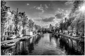 Poster (Mat) - Uitzicht over de Grachten van Amsterdam (Zwart-wit) - 120x80 cm Foto op Posterpapier met een Matte look