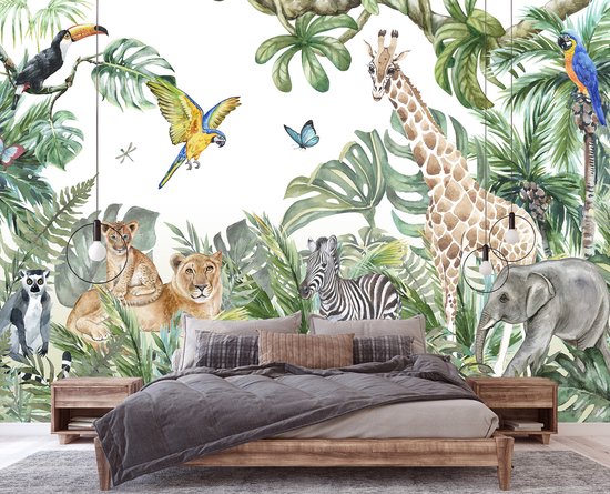 Muurcirkel met tropische jungle dieren: leeuw, leeuwinnenwelp, zebra, olifant, giraf, aapjes, papegaai, toekan, vlinder en libelle.