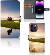 Smartphone Hoesje Geschikt voor iPhone 15 Pro Max Flip Case Koe