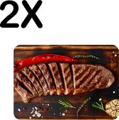 BWK Luxe Placemat - Gegrilde Biefstuk met Peper op Houten Ondergrond - Set van 2 Placemats - 40x30 cm - 2 mm dik Vinyl - Anti Slip - Afneembaar