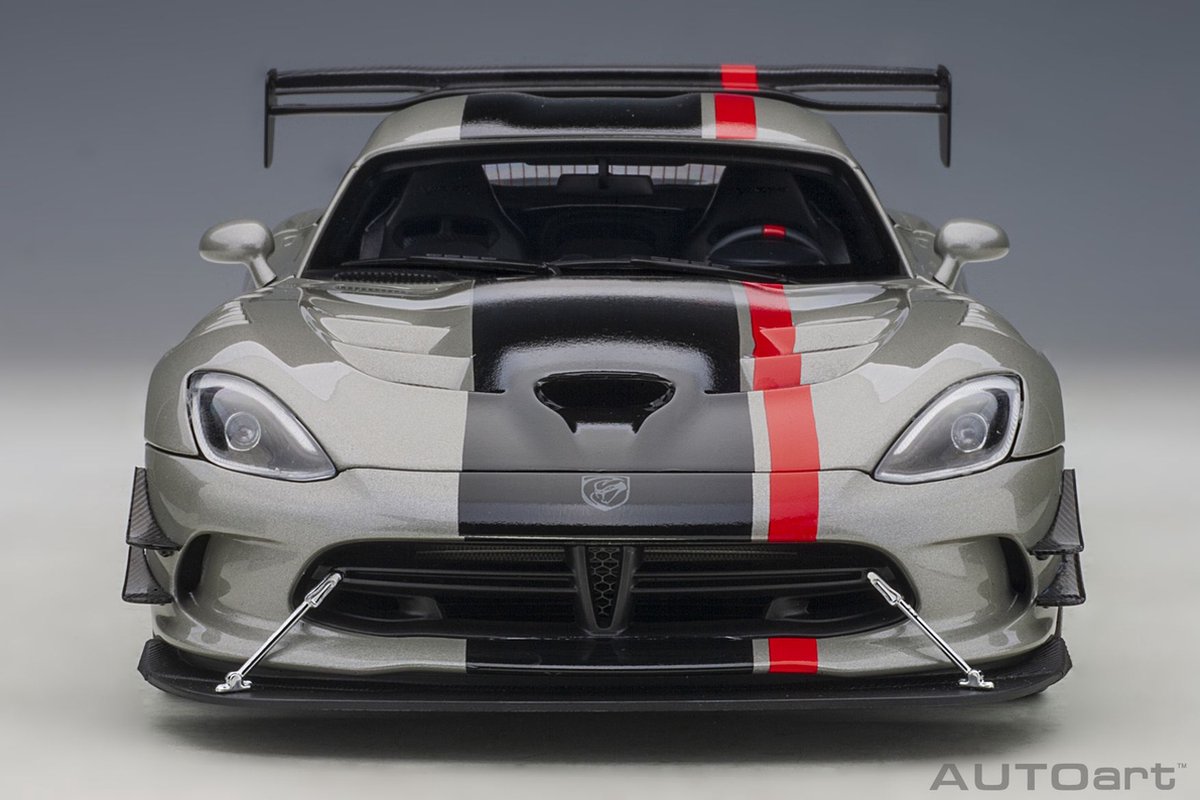AUTOart 1/18 Dodge Viper ACR - 2017, Billet Silver metallic / black