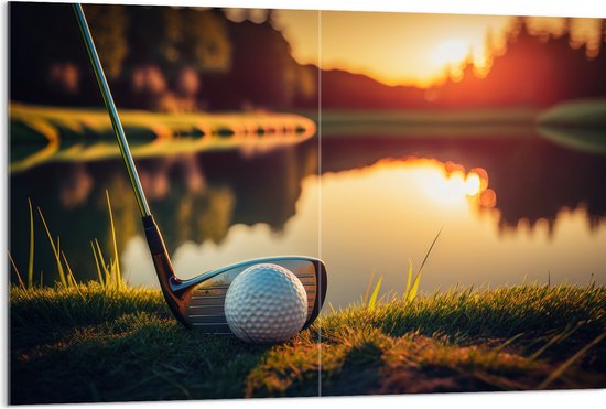 Acrylglas - Golf - Golfbal - Golfclub - Zonsondergang - Gras - Water - 120x80 cm Foto op Acrylglas (Wanddecoratie op Acrylaat)