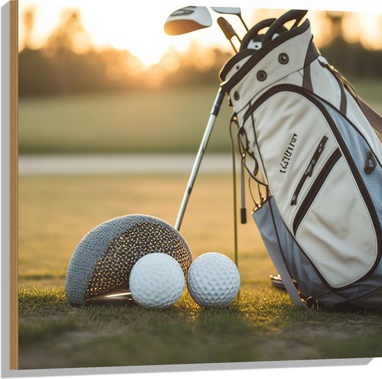 Hout - Golf - Golfbal - Sport - Hobby - Tas - Gras - 80x80 cm - 9 mm dik - Foto op Hout (Met Ophangsysteem)