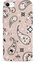 xoxo Wildhearts Paisley Dawn Nude - Single Layer - Hard case hoesje geschikt voor iPhone SE 2022 / SE 2020 hoesje - Print met bloemen en hartjes - Beschermhoes geschikt voor iPhone SE 2022 / SE 2020 / 8 / 7 case met print - beige / zwart