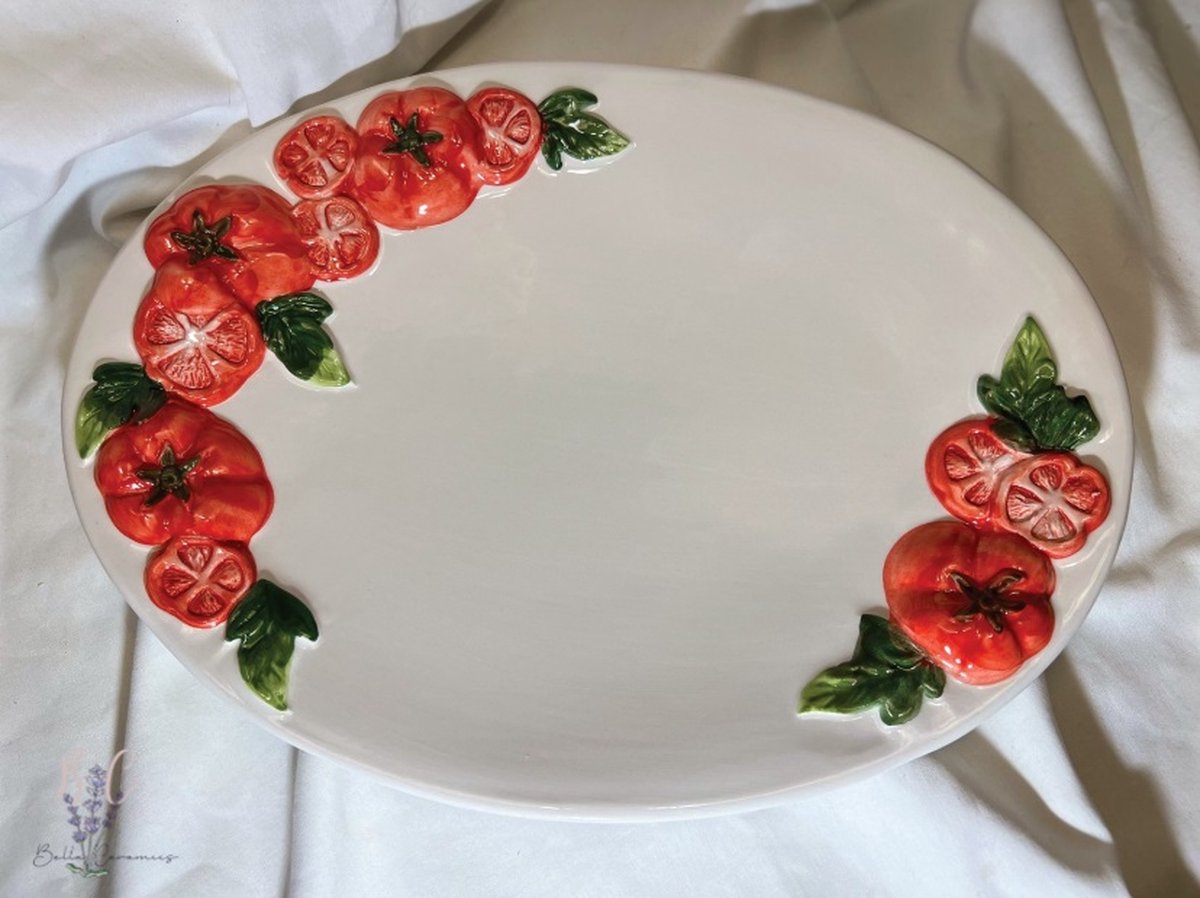 BellaCeramics 2023 | tomaten schaal | medium ovaal bord | Italië - Italiaans keramiek servies | 36 x 27 cm H 4 cm