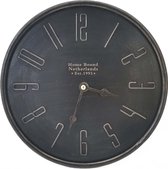 Horloge sur pied en métal